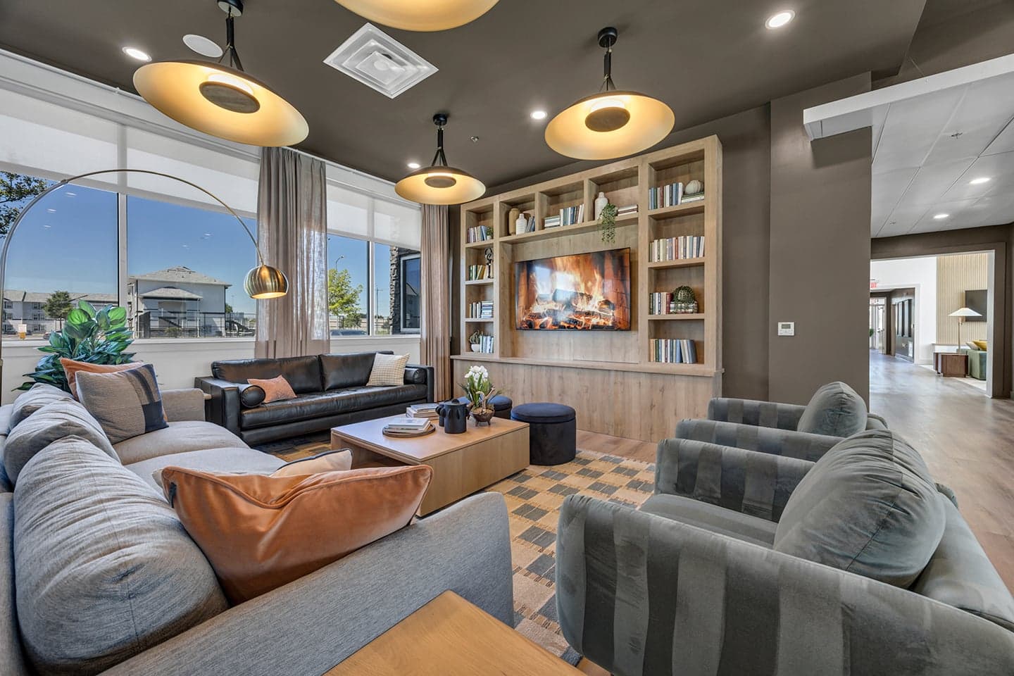 Axis-at-SMTX—Amenities—Lounge-(3)