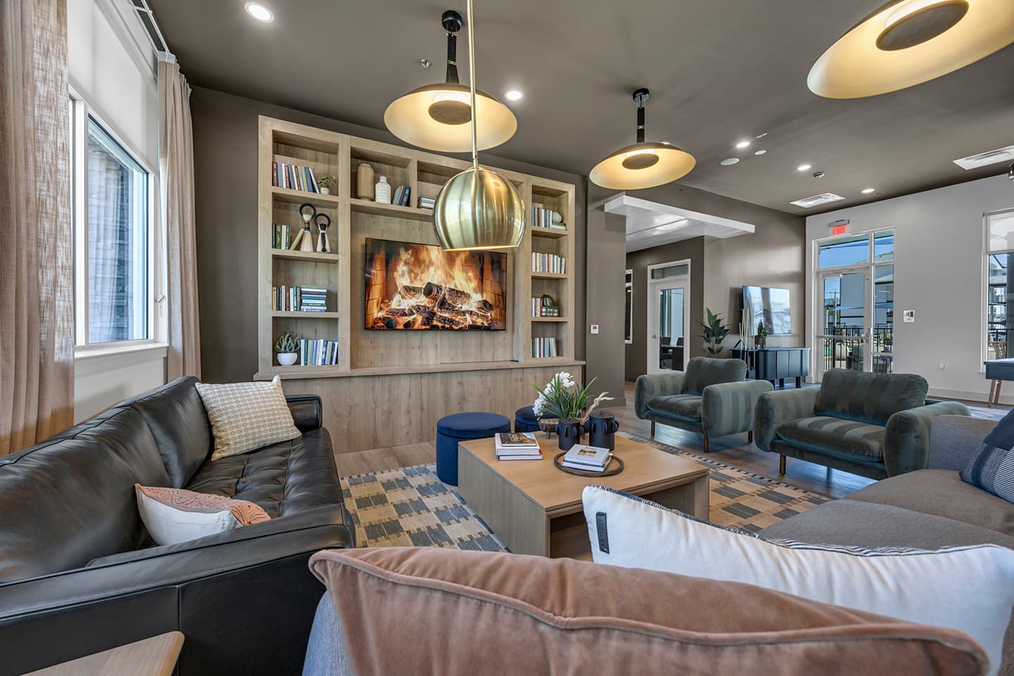 Axis-at-SMTX—Amenities—Lounge-(4)